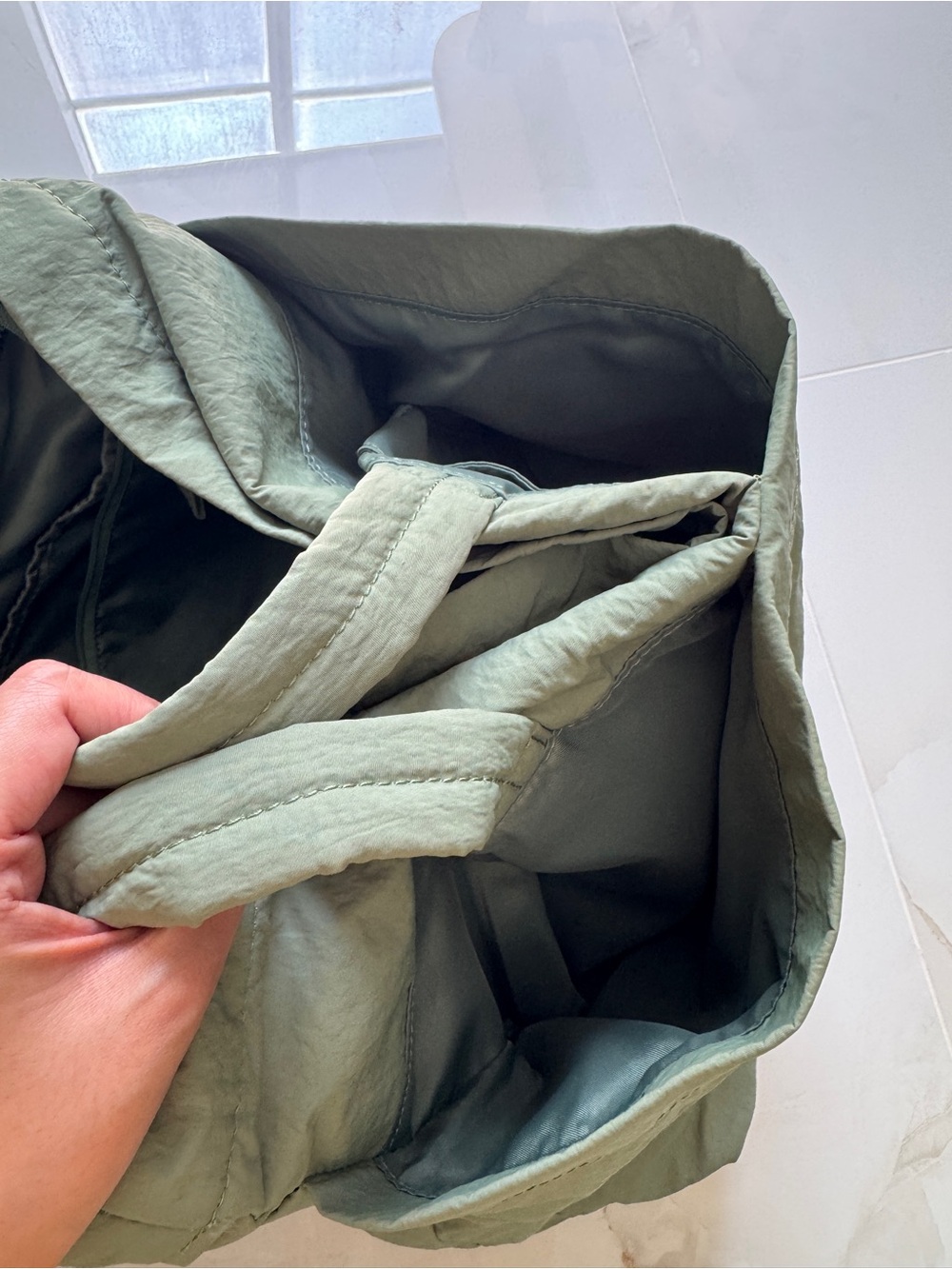 Lululemon Large Tote Bag Gym Yoga Travel Weekender Water Repellent Sage Green - Picture 6 of 15
